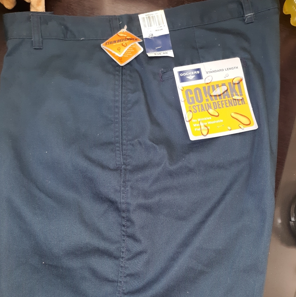 SHORTS!!.  dockers Men's